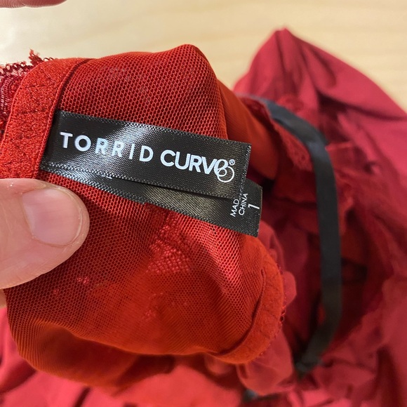 Torrid Curves Gown Size 1 (FU) - Picture 8 of 12